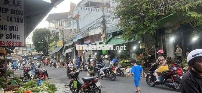 BÁN NHÀ CẤP 4 NGAY CHỢ KHU DÂN CƯ 434 DT 150M2 ĐANG CHO THUÊ 15TR