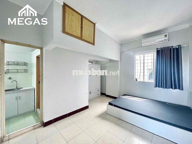 CHDV Cửa Sổ Trời Siêu Thoáng Ngay UEH Quận 10