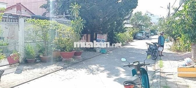 NỀN HIẾM DÃY B KHU BIỆT THỰ HẺM 49 TRẦN HOÀNG NA