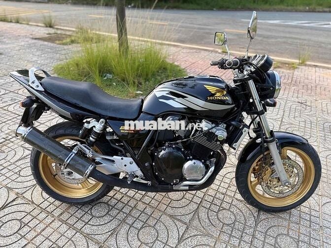 Honda CB400 Vtec 3