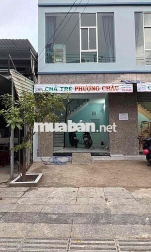Mặt bằng kinh doanh buổi chiều tối Kênh Tân Hoá _ ĐH Văn Hiến