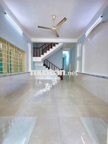 Bán nhà 3 lầu mặt tiền đường KDC Biconsi Dĩ An