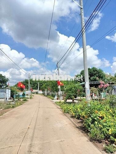 Đất sào view suối ngang 15m đất bằng phẳng, đừong thông 1700m²  550tr