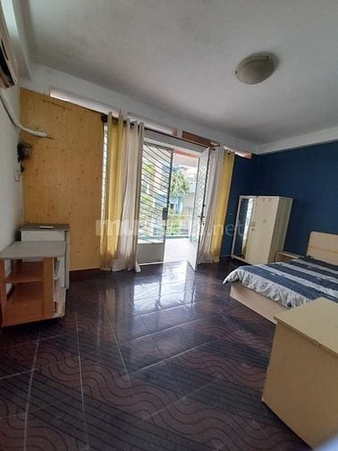 Phòng bancol quận 10 đủ tiện nghi . DT 28m2. thoáng mát.
