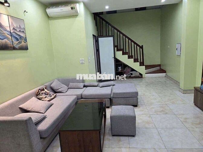 Cho thuê nhà nguyên căn ngõ 191 thạch bàn long biên 5 tầng giá 12 triệ