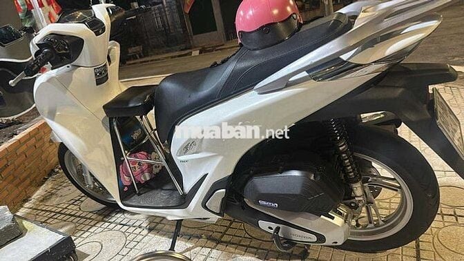 Dư xe  sh 150i 2023 chính chủ xe chạy kĩ Trầy nhẹ