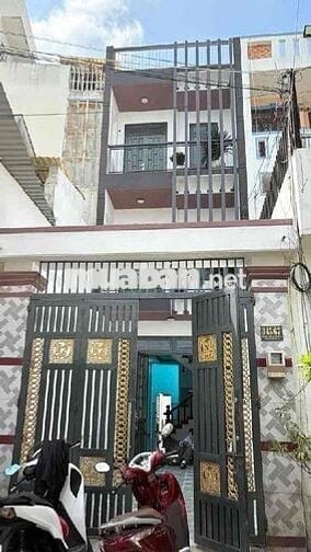 NHÀ 3 TẦNG DT KHỦNG 124m2_(4x32)_HẺM XE TẢI ĐỦ CÔNG NĂNG_TCH QUẬN 12