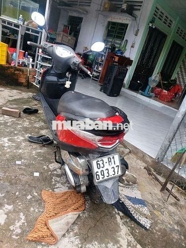 Xe 9 chủ đang chạy