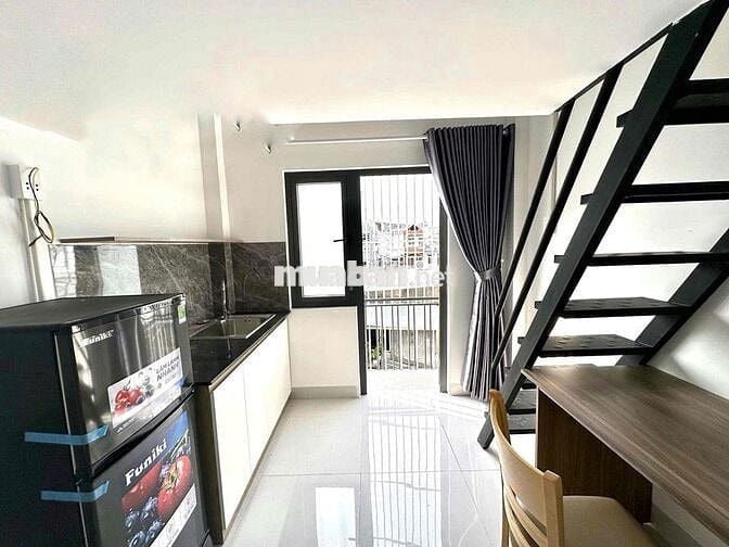DUPLEX BAN CÔNG RỘNG, FULL NỘI THẤT, GẦN IUH, VLU, EMART