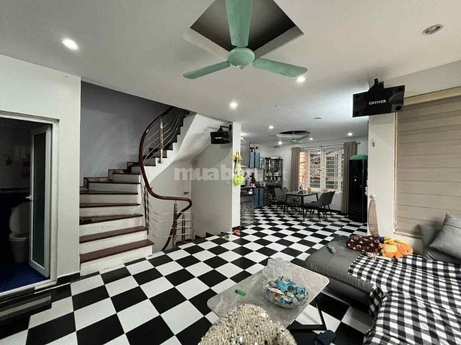Siêu phẩm nhà 2 mặt tiền . Phố Nghĩa Dũng ô tô vào nhà.kinh doanh