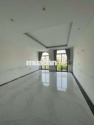 Cho thuê Shophouse 135m² full TM DH giá 35tr/tháng Vinhomes GL