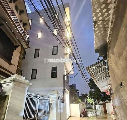 Nhà CỔ LINH-THẠCH BÀN-LONG BIÊN-2Ôtô tránh nhau-THANG MÁY-Kinh doanh .