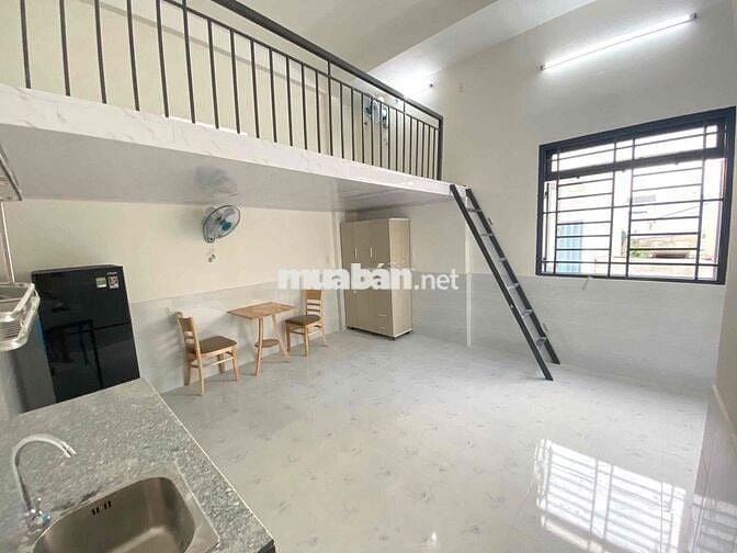 Phòng Lớn Cửa Sổ Mặt Tiền 35m2 Gác k Đụng Đầu full nội thất