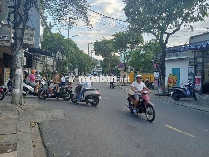 Bán gấp căn nhà mặt tiền đường Tô hiệu  trung tâm quận Liên chiểu Đ N