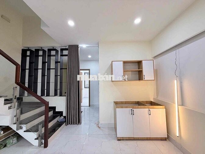 SIÊU HỜI STUDIO TÁCH BẾP CỬA SỔ - GẦN UEH, VHU, TDTU