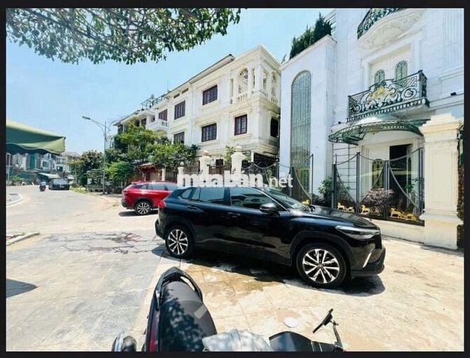 Tôi cần bán nhà Biệt Thự KĐT Thành Phố Giao Lưu, 4tầng full nội thất