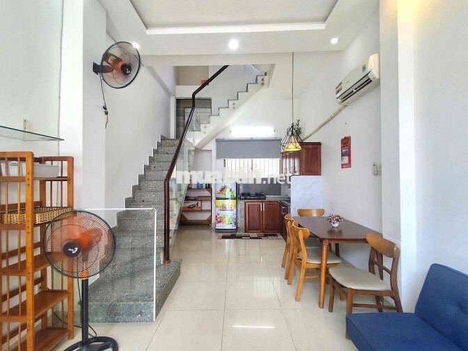CHO THUÊ NHÀ NGUYÊN CĂN 1 TRỆT 2 LẦU CÓ 2 PHÒNG NGỦ KHU VỰC VẠN THẠNH