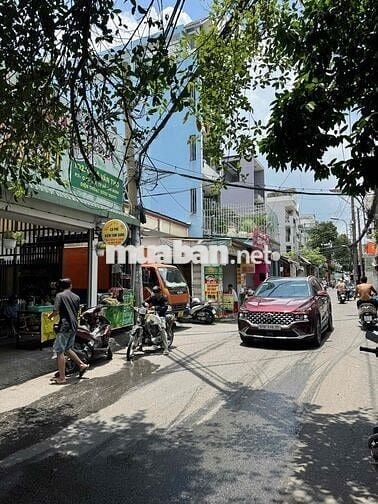 CHDV 18P. DÒNG TIỀN 100TR/TH. DTICH 99M NỞ HẬU. HXH GẦN CV LÀNG HOA