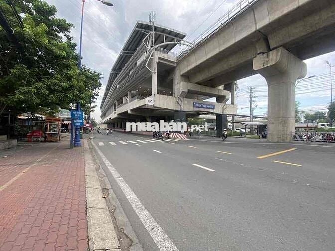 🏡 BÁN NHÀ SÁT MẶT TIỀN XA LỘ HÀ NỘI. NGAY GA METRO BÌNH THÁI. TRƯỜNG T