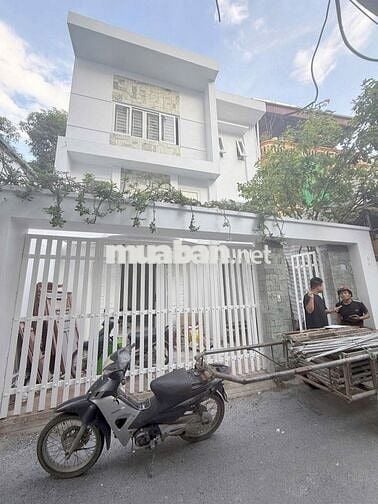Biệt thự sân vườn tại Nguyễn Văn Cừ - MT khủng 7.6m - Giá đầu tư