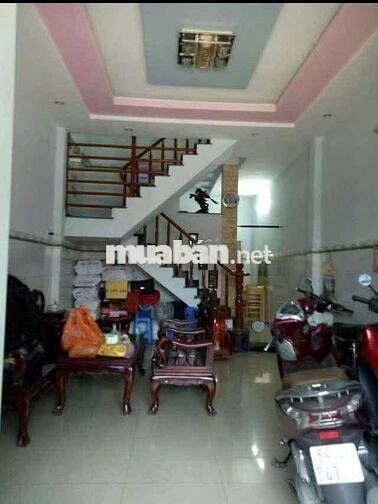 Nhà 1 lầu 2 phòng kín 1 phòng hở.hướng tây