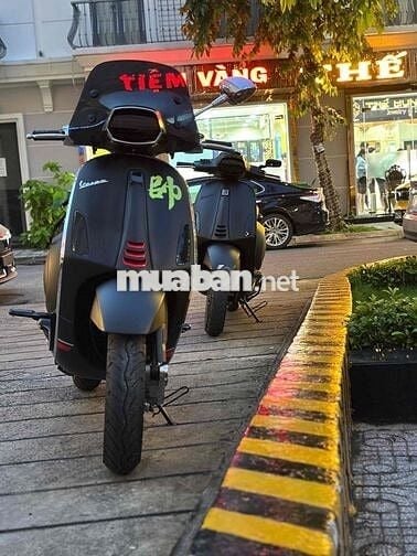 Vespa Sprint 150 Piaggio đen nhám cần bán