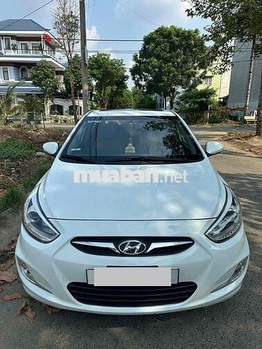 Hyundai Accent 2014 1.4 AT Hatchback - 67000 km