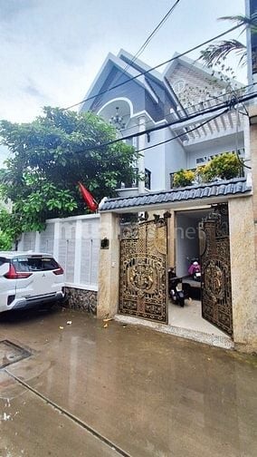 Đi định cư cần bán BIỆT THỰ tâm huyết 8x20 3 tầng ôtô đỗ cửa chỉ 11.4T