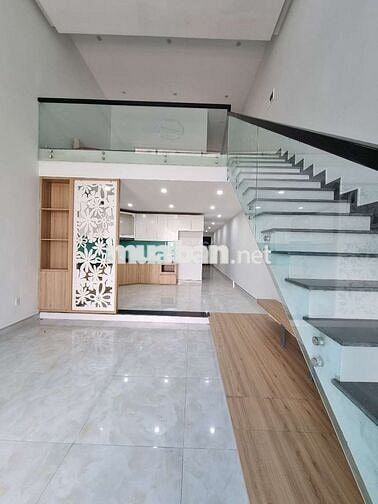 Cho thuê nhà 2 tầng mt 10m5 nguyễn hồng ánh