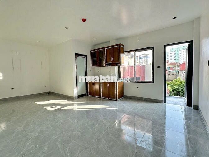 CHO THUÊ CĂN HỘ STUDIO BAN CÔNG SIÊU RỘNG NGAY PHỐ THUỴ KHUÊ - TÂY HỒ