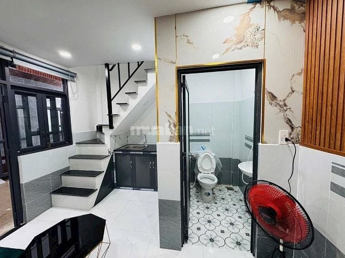 CĂN NHÀ CỰC ĐẸP 38M² NGAY BẮC HẢI, QUẬN 10, GẦN CÔNG VIÊN LÊ THỊ RIÊNG