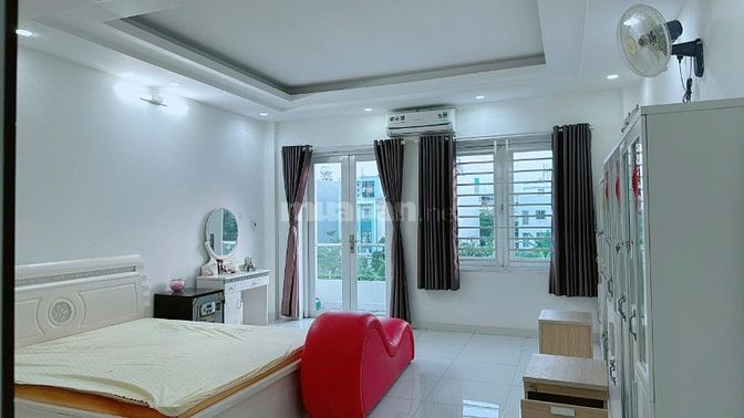 Cần cho thuê Nhà Nguyên Căn 3 Lầu có FULL nội thất Như Hình ở KDC 13E 