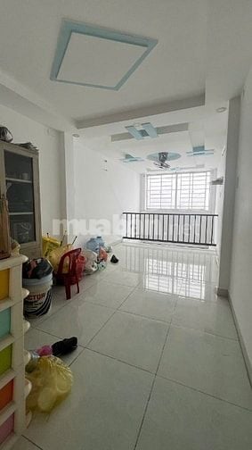 Bán nhà đúc thật 5 tầng lầu đường Nguyễn tri phương p4Q10