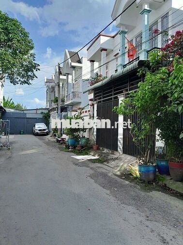 Bán nhà 2 tầng 6,20 x 14,đường nhựa 6m Khu Dân cư Bà Điểm