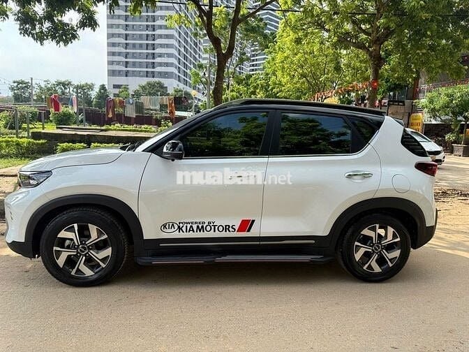 Kia Sonet 2023 Premium 1.5 AT - 12000 km
