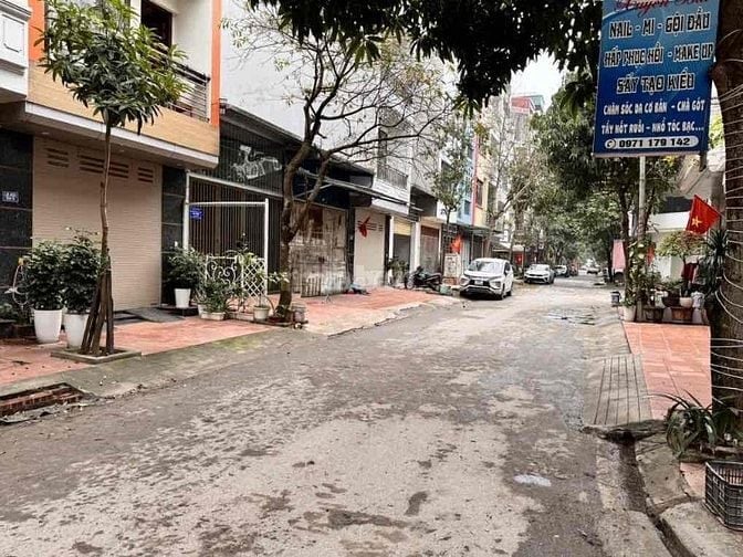 Siêu Hiếm, Bán Nhà Kiến Hưng DT 50m x MT 4m - PHÂN LÔ VỈA HÈ-OTO TRÁNH