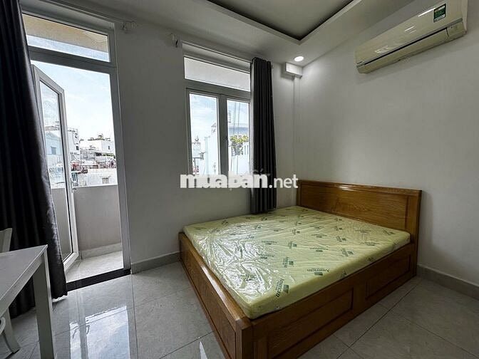 PHÒNG ĐẸP QUẬN 10 – FULL NỘI THẤT VIEW SÁNG GẦN VÒNG XOAY DÂN CHỦ