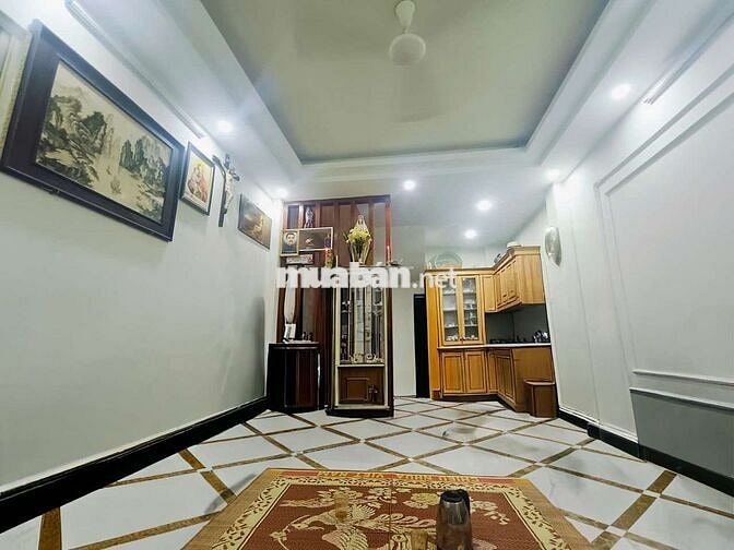 Cần bán nhà phường Vĩnh Hưng vị trí đẹp gần phố