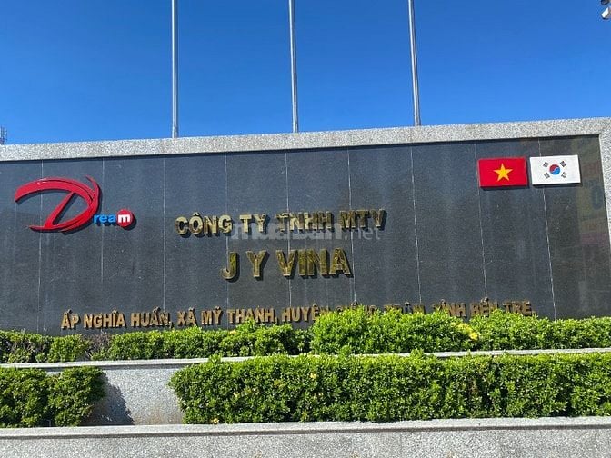 Công nhân may và công nhân hoàn tất