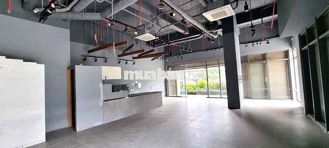 Cho thuê MB shophouse rộng 100m2 ngay Hồng Hà Tân Bình