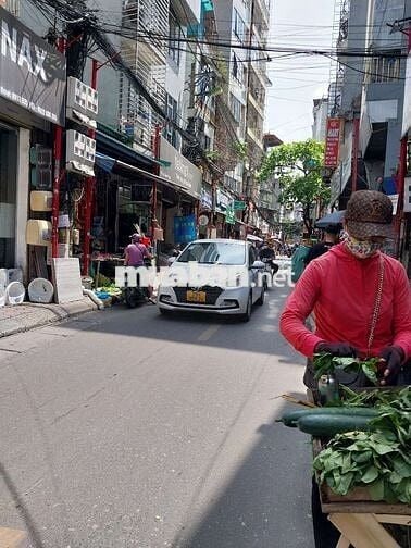 GĐ cần bán nhà 3t, Lô góc cạnh SVĐ Mỹ Đình 6.3ty