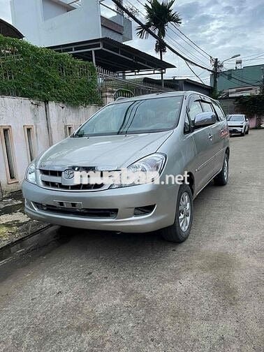 Toyota Innova 2007 G - 1200 km