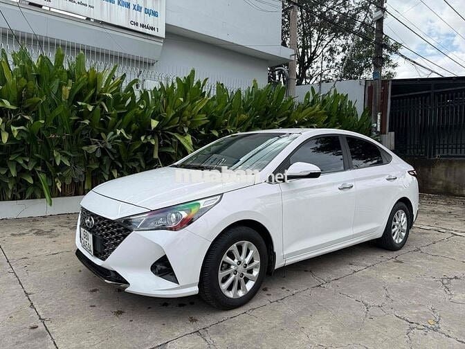 Hyundai Accent 2022 .Số sàn bản đủ . máy số zin