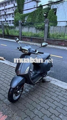 Vespa sprint 2014 đèn vuông