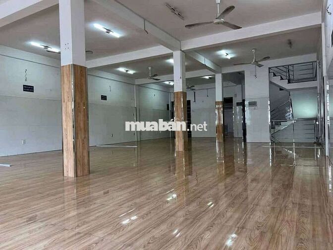 Xưởng cho thuê bà điểm 600m giá 30tr