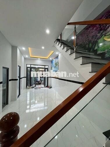 Bán gấp nhà lầu Tân Vạn Biên Hoà, gần ngã ba Tân Vạn Dĩ An