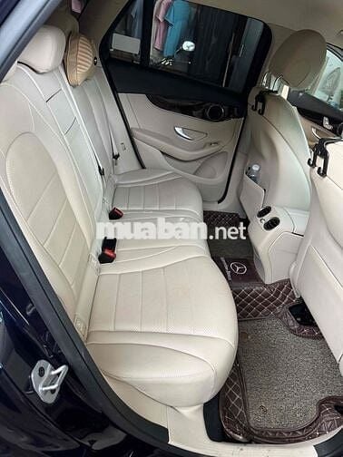 Mercedes Benz GLC 2022 200 4Matic - 37000 km