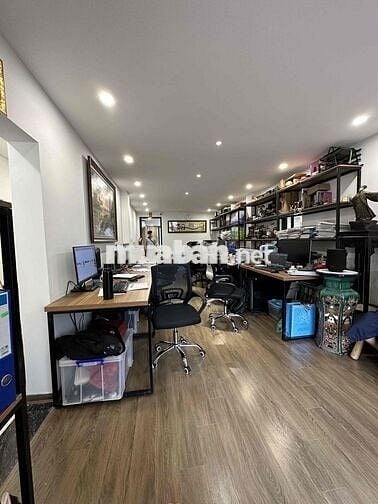 CHỦ CẦN BÁN GẤP TẬP THỂ QUỲNH MAI 100M2 TẦNG 2 CHỈ 4.98 TỶ