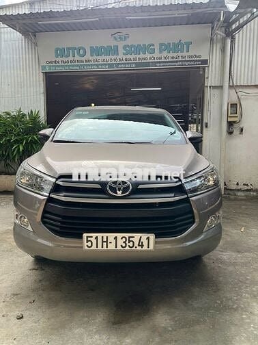 Mới 6.000 km - thật sự quá mới Innova E sàn 2019