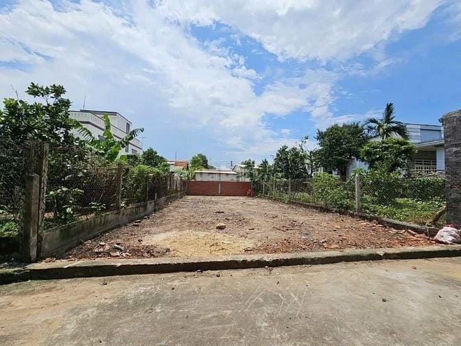 Cần bán gấp lô đất chỉ cách MT nguyễn chí thanh 50m giá 1 tỷ 60 TL